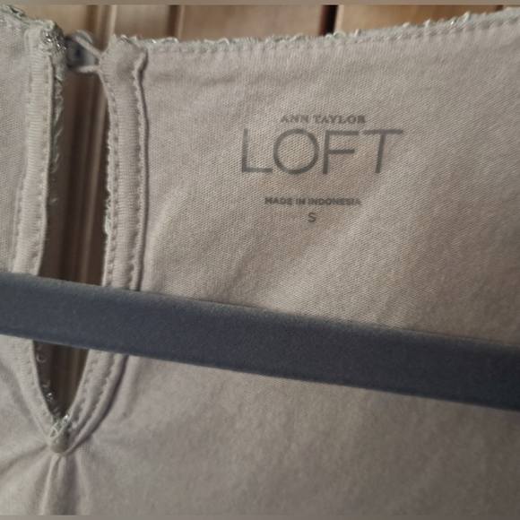 LOFT Lined Lace Overlay Shell Tank Blouse Taupe Gray with Silver accents sz S - Picture 2 of 5